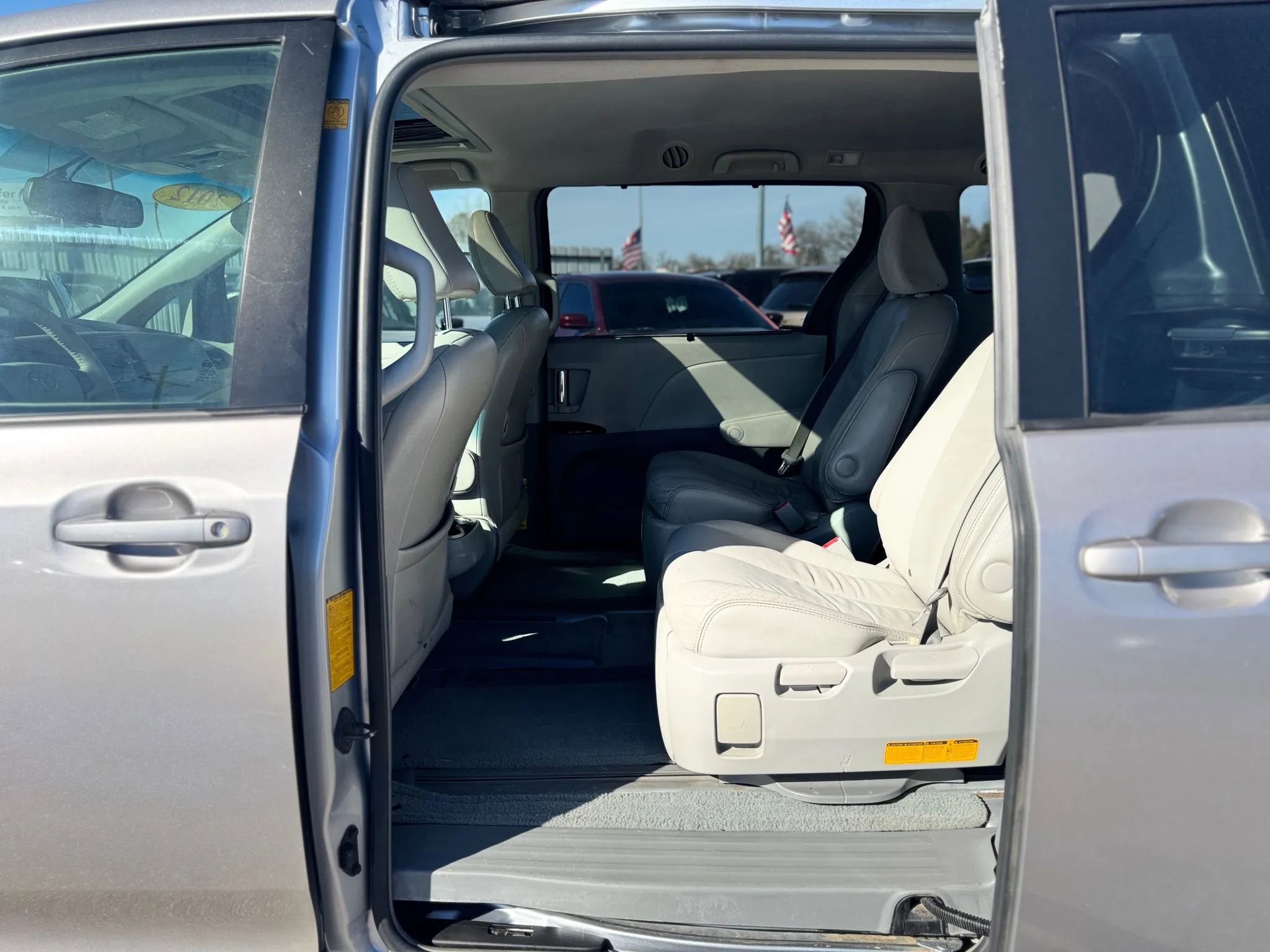 Used 2012 Toyota Sienna XLE image 14