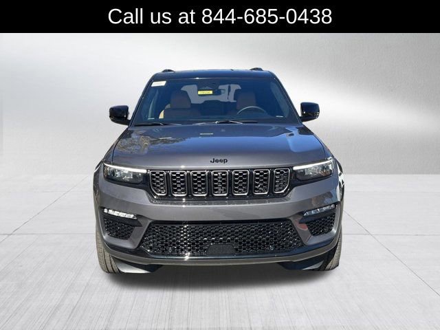 New 2025 Jeep Grand Cherokee Summit image 2