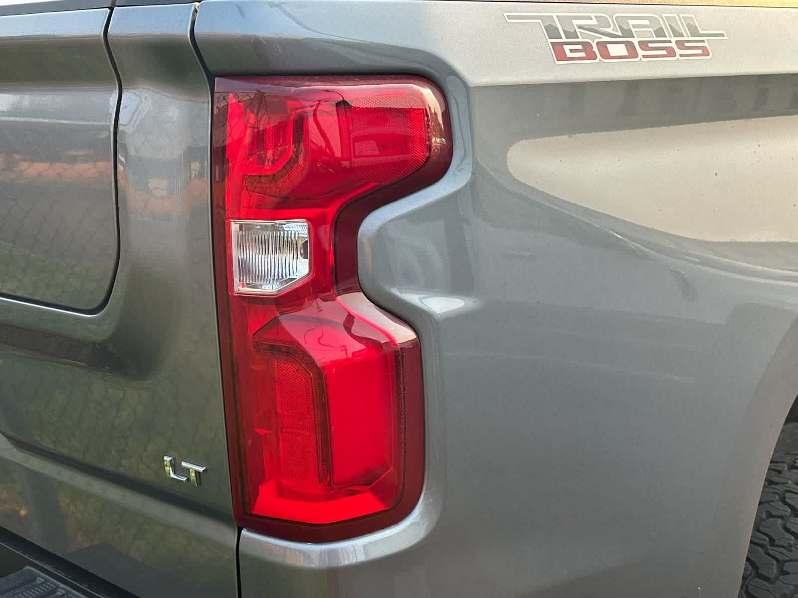 Used 2022 Chevrolet Silverado 1500 LT Trail Boss w/ Convenience Package II AWD/4WD image 9