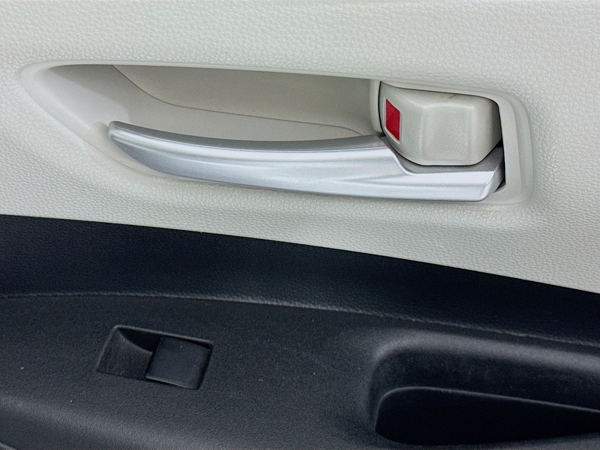 Used 2021 Toyota Corolla L FWD image 25