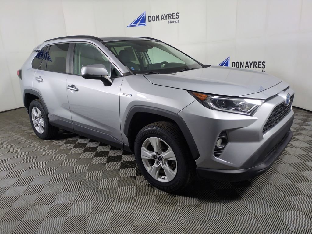Used 2019 Toyota RAV4 XLE image 10