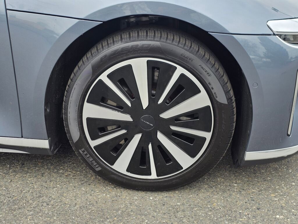 Used 2024 Lucid Air Touring image 9