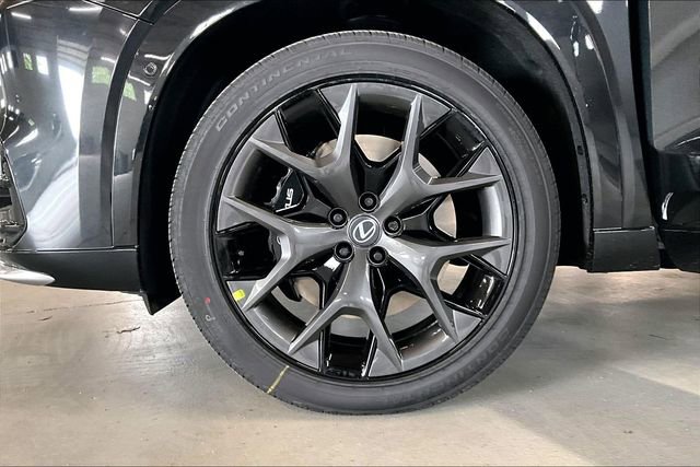 New 2026 Lexus TX 500h AWD image 12