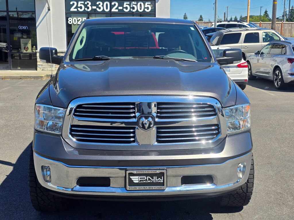 Used 2015 RAM 1500 Classic SLT w/ SLT Plus D←cor Group AWD/4WD image 3