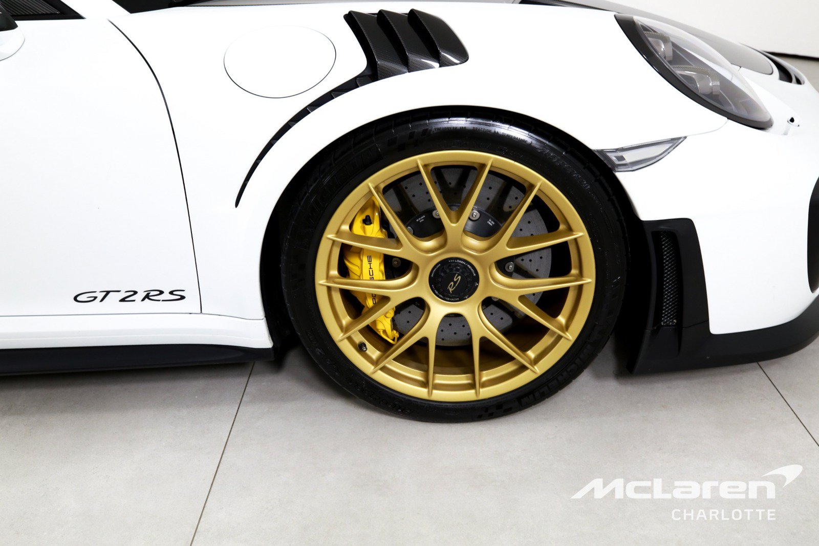 Used 2018 Porsche 911 GT2 RS w/ Weissach Package RWD image 25