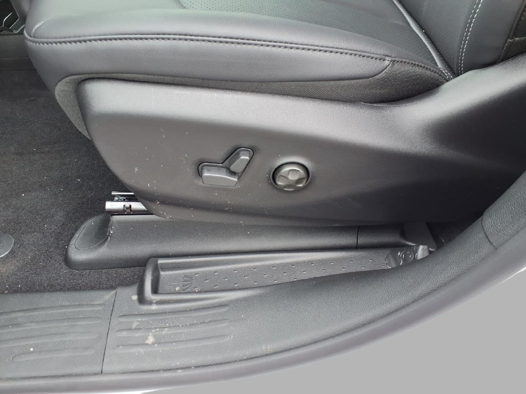 New 2027 Chrysler Pacifica Select AWD/4WD image 20