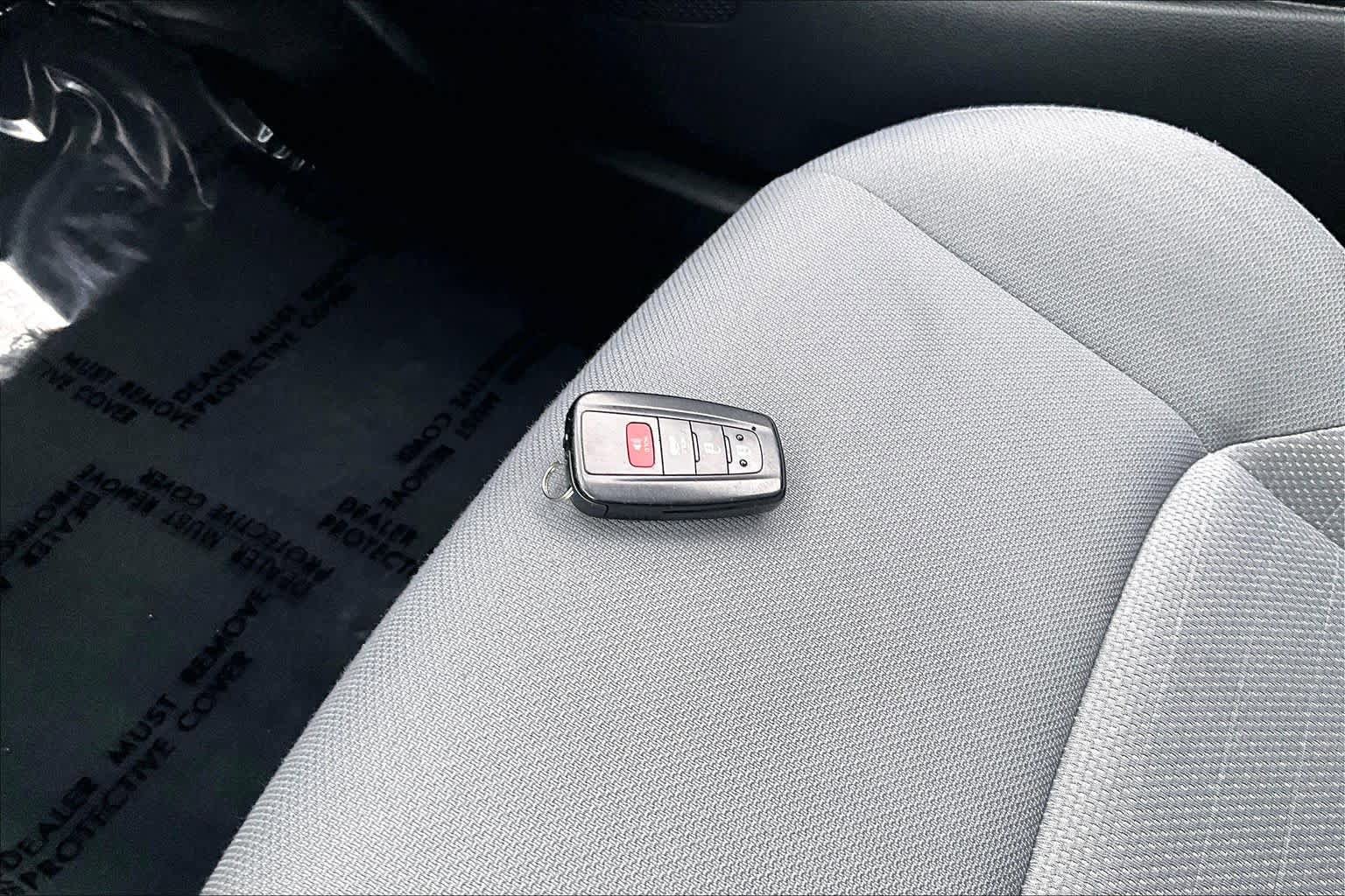 Used 2021 Toyota Corolla SE w/ SE Premium Package FWD image 15