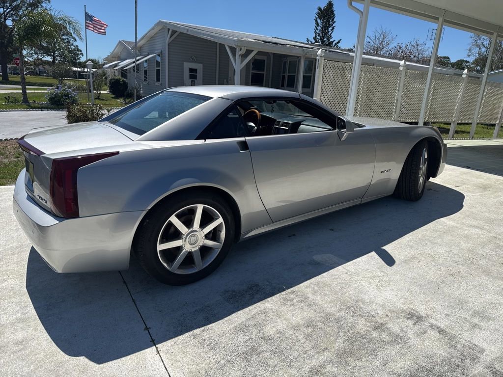 Used 2004 Cadillac XLR RWD image 20