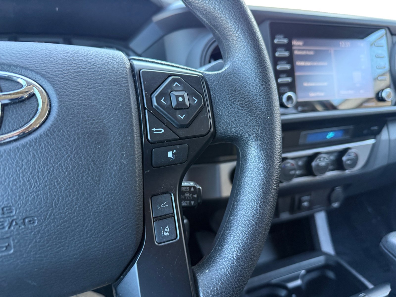 Used 2022 Toyota Tacoma SR AWD/4WD image 15