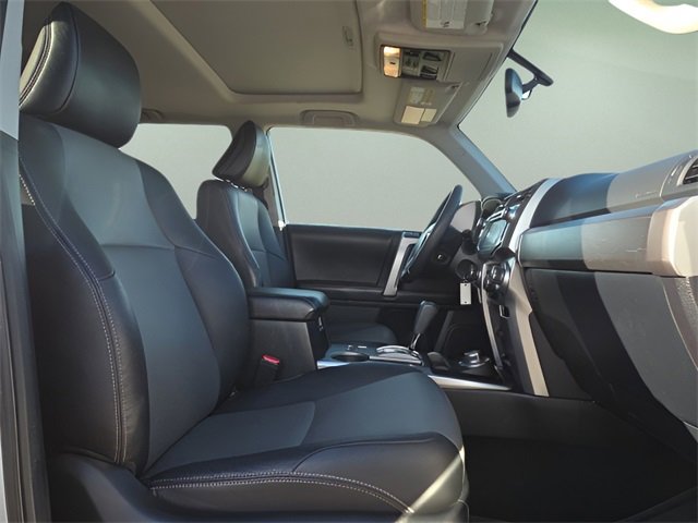 Used 2016 Toyota 4Runner SR5 Premium image 14