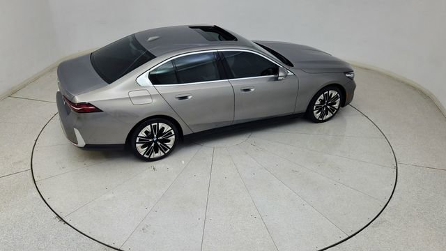 Used 2025 BMW 530i RWD image 86