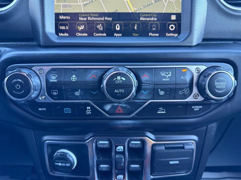 Used 2023 Jeep Wrangler Unlimited Sahara w/ Cold Weather Group AWD/4WD image 24