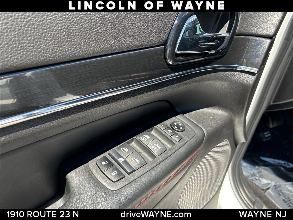Used 2021 Jeep Grand Cherokee Trailhawk w/ Trailhawk Luxury Group AWD/4WD image 13