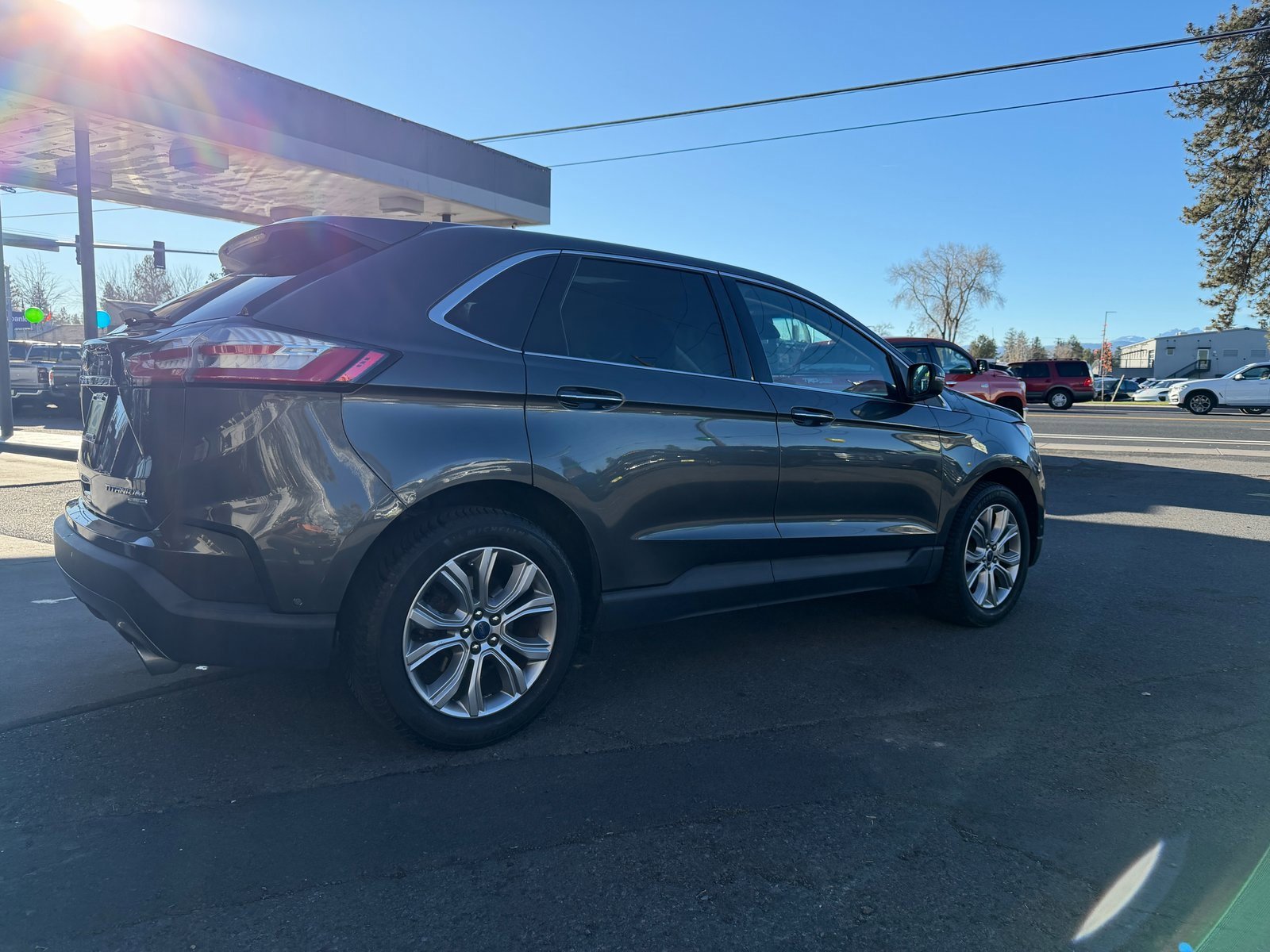 Used 2019 Ford Edge Titanium w/ Equipment Group 301A image 6