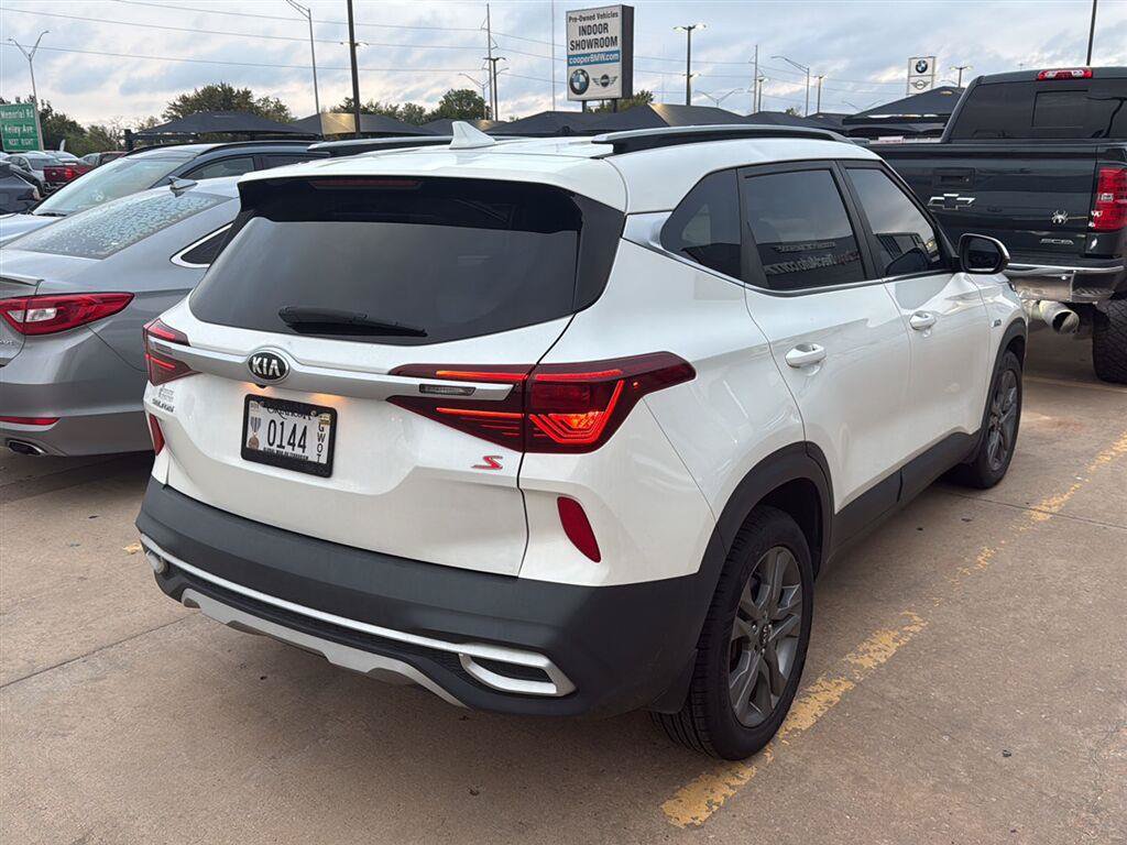 Used 2021 Kia Seltos S AWD/4WD image 3
