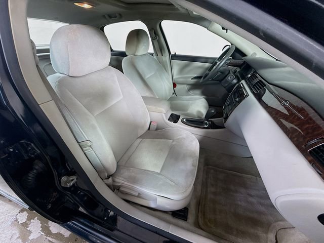 Used 2015 Chevrolet Impala LT w/ LT Sunroof Package FWD image 26