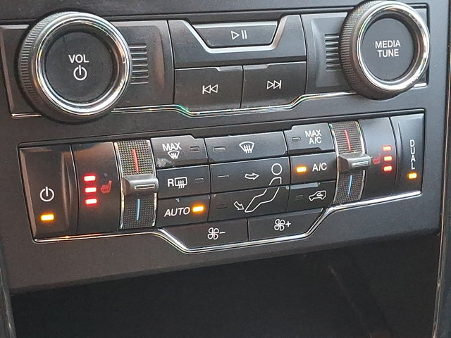 Used 2018 Ford Explorer XLT w/ Equipment Group 202A AWD/4WD image 16