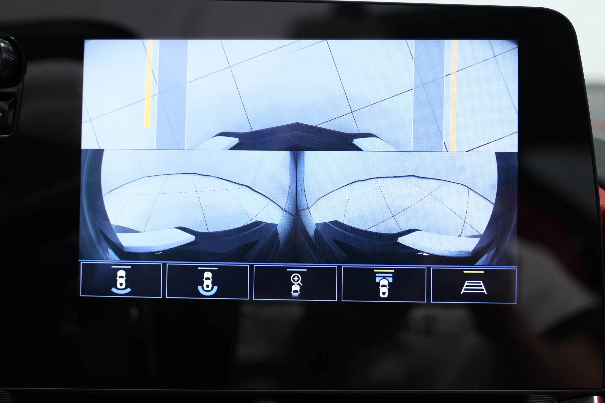 Used 2020 Chevrolet Corvette Stingray Preferred Cpe w/ 2LT Preferred Equipment Group RWD image 46