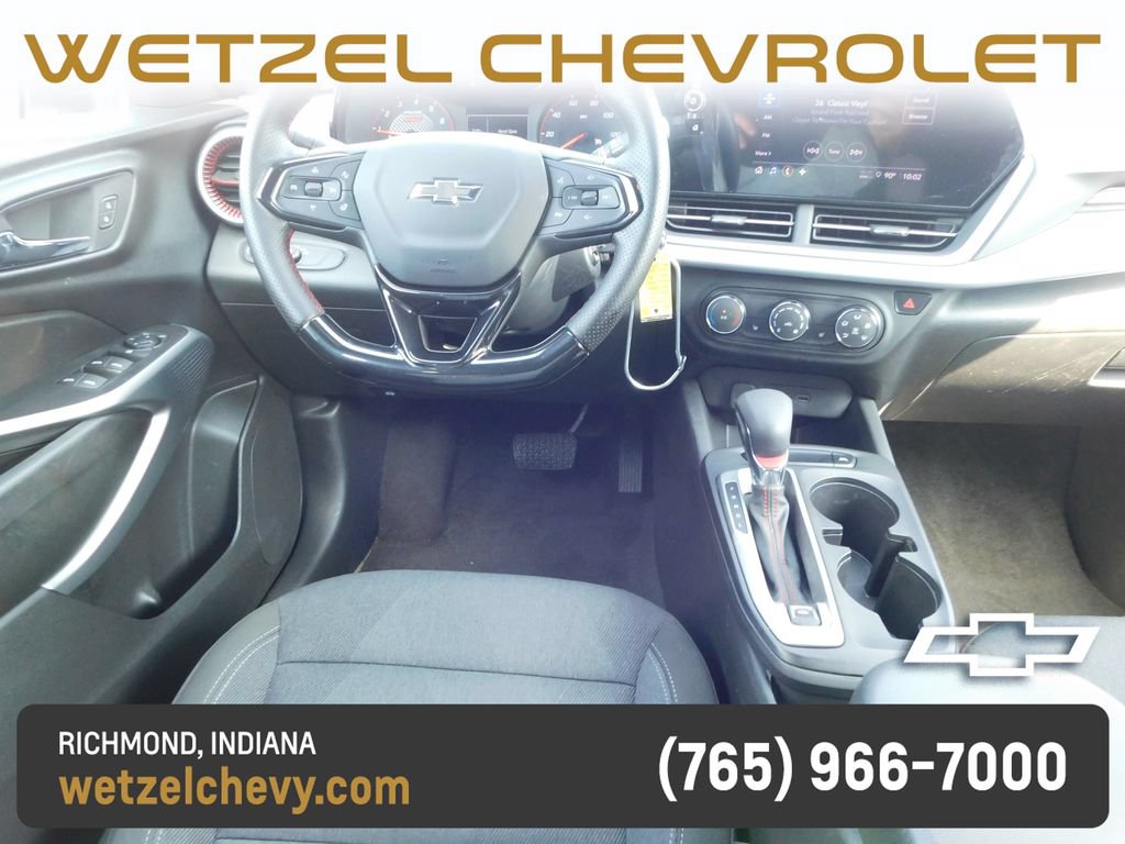 Used 2024 Chevrolet Trax RS FWD image 15