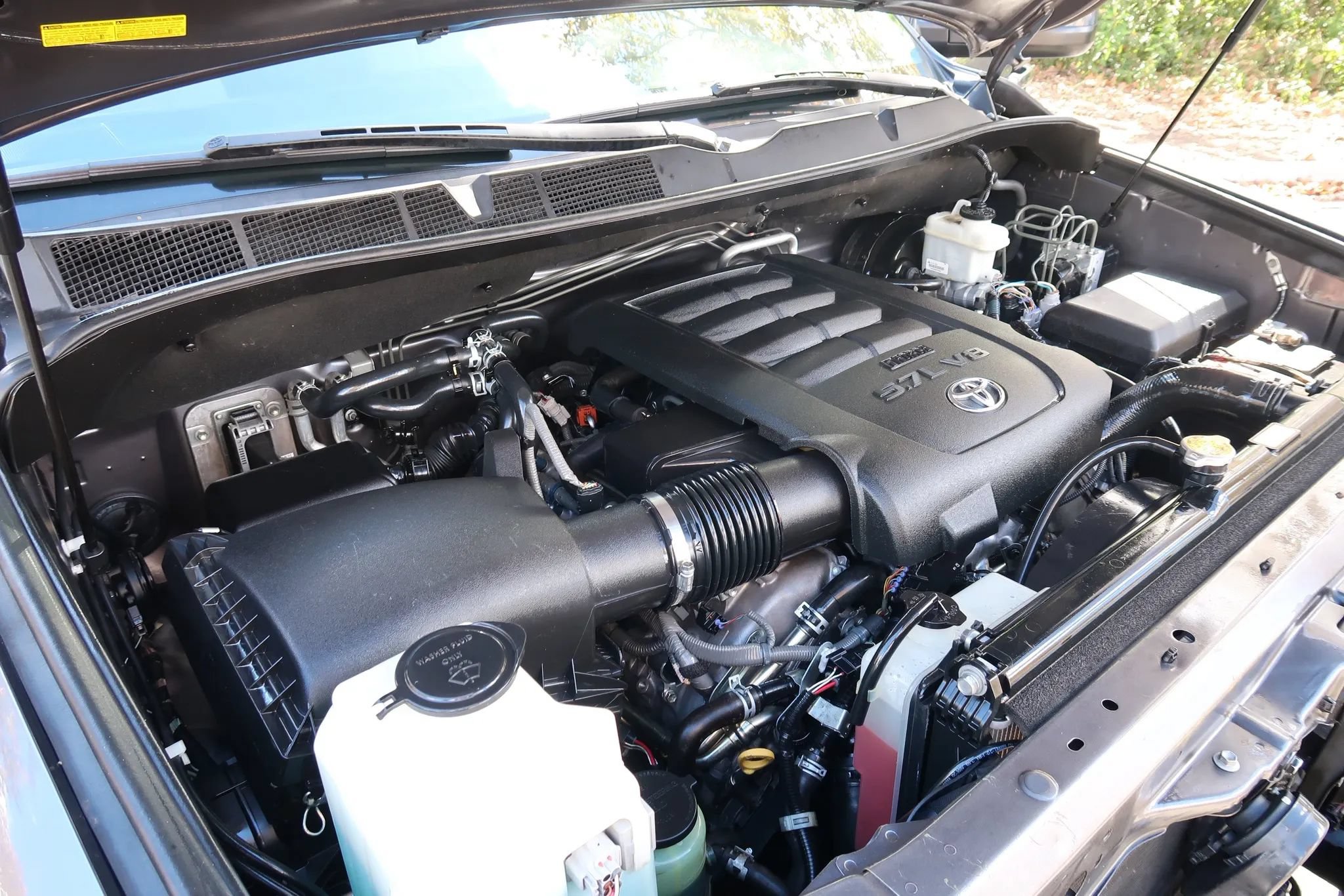 Used 2014 Toyota Sequoia SR5 AWD/4WD image 29