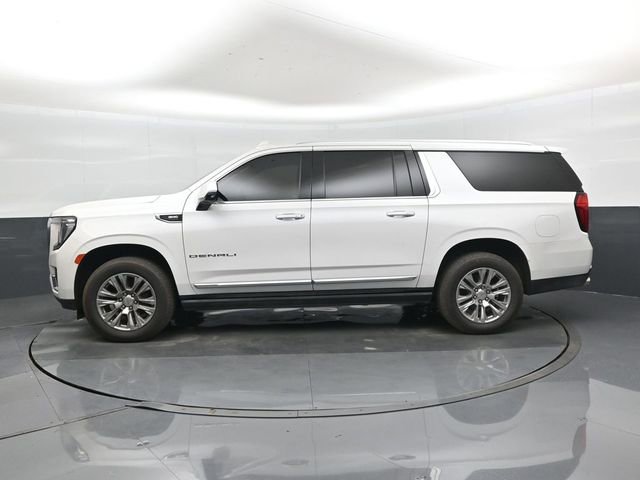 Used 2022 GMC Yukon XL Denali AWD/4WD image 7