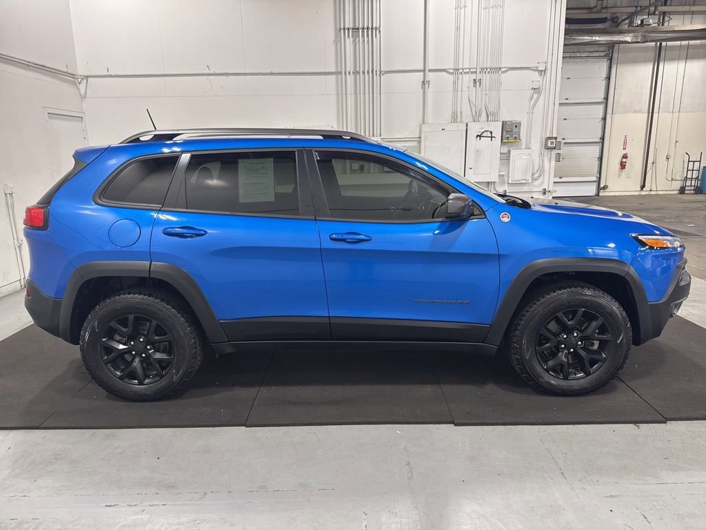 Used 2018 Jeep Cherokee Trailhawk w/ Comfort/Convenience Group image 9