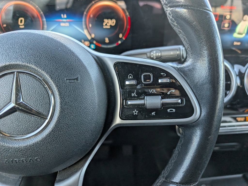 Used 2020 Mercedes-Benz GLB 250 4MATIC w/ Premium Package image 26