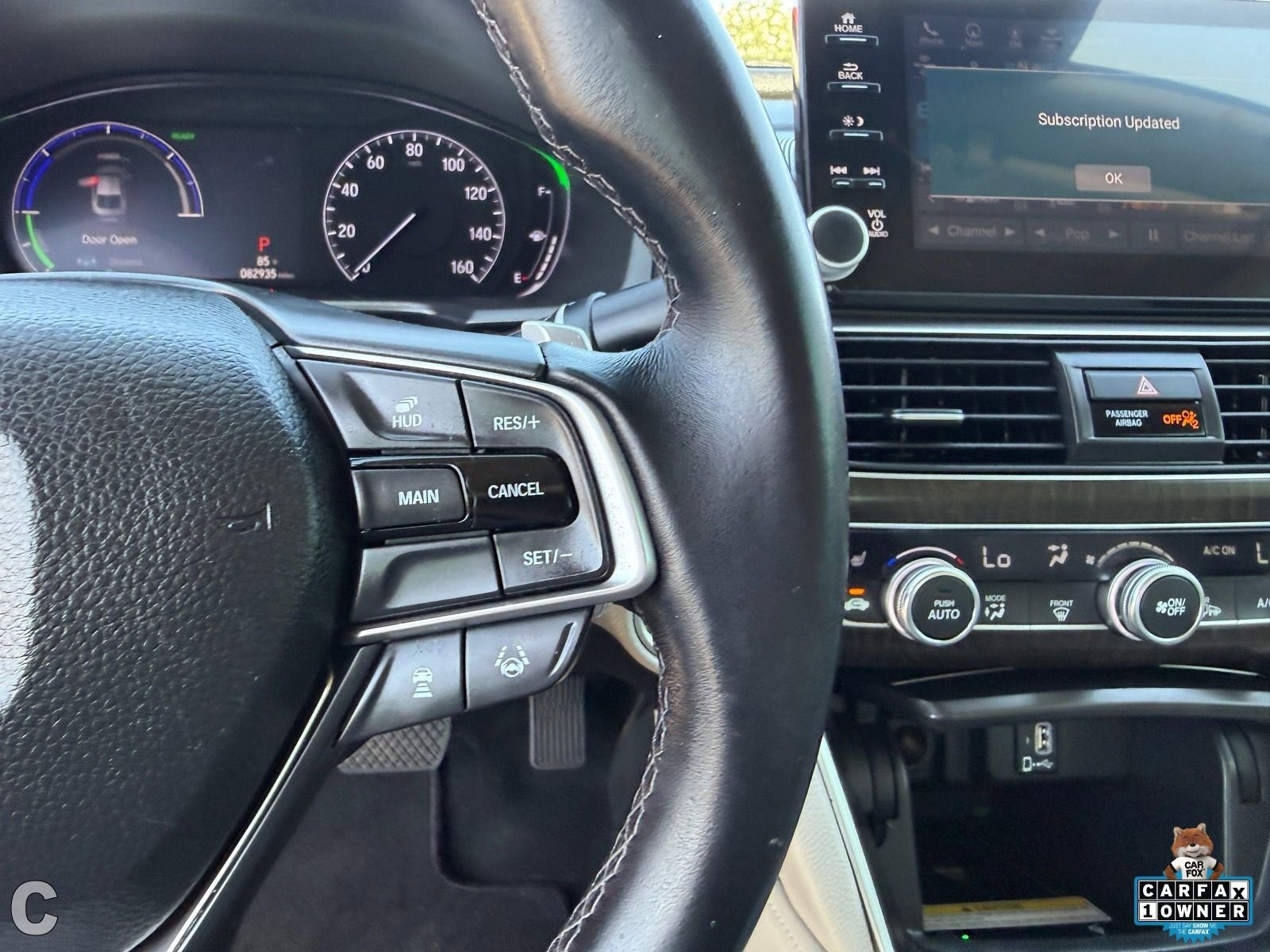 Used 2018 Honda Accord Touring image 30