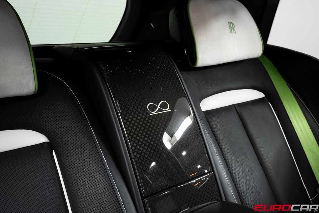 Used 2020 Rolls-Royce Cullinan Black Badge image 38