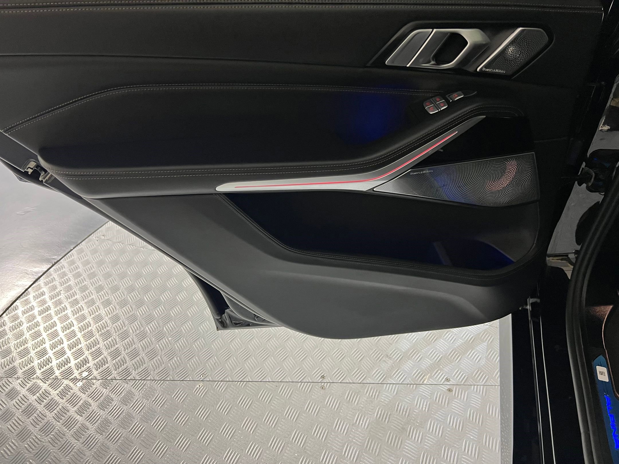 New 2026 BMW ALPINA XB7 image 33