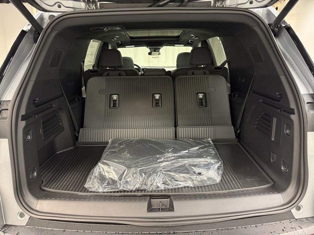 New 2026 Chevrolet Traverse LT w/ Sun and Wheel Package image 6