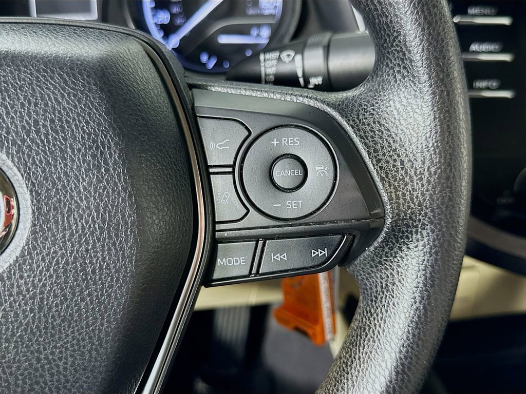 Used 2018 Toyota Camry LE FWD image 23