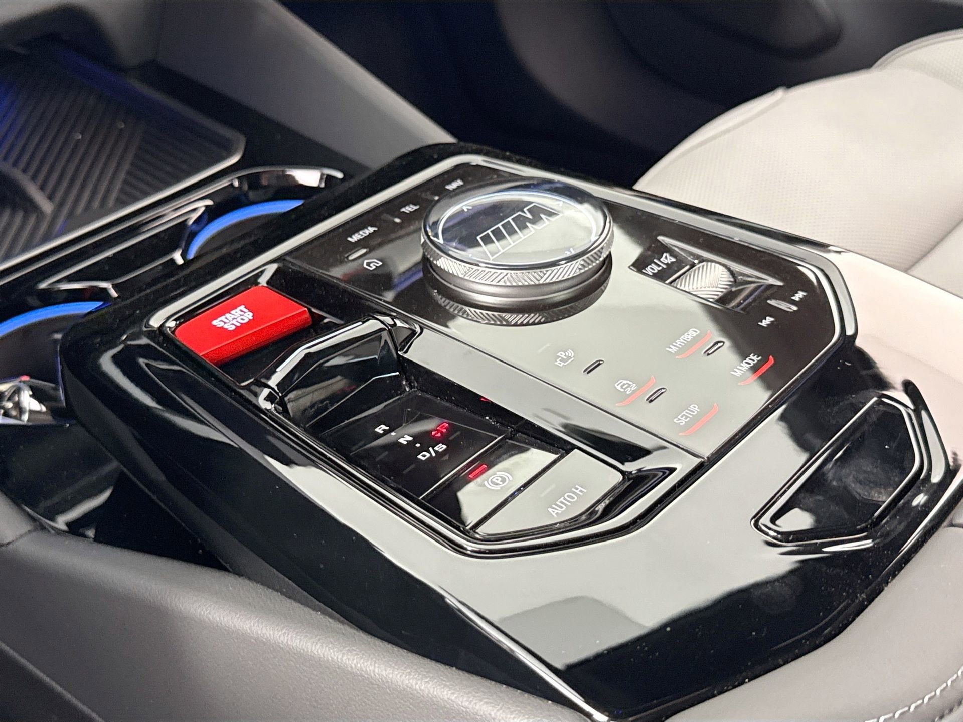 Used 2025 BMW M5 w/ Carbon Package AWD/4WD image 15