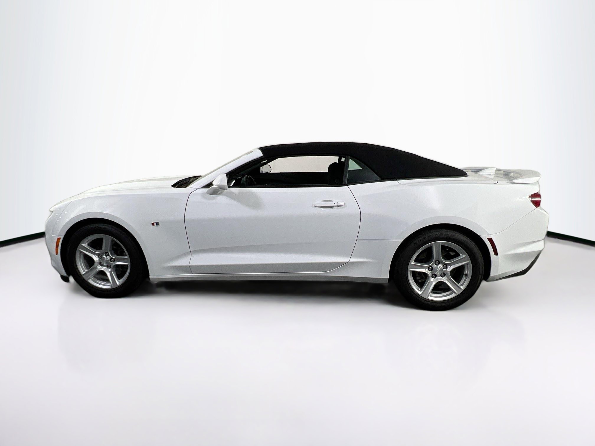 Used 2023 Chevrolet Camaro LT image 8