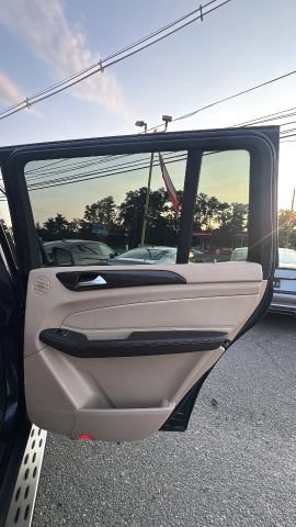 Used 2017 Mercedes-Benz GLS 450 4MATIC image 21