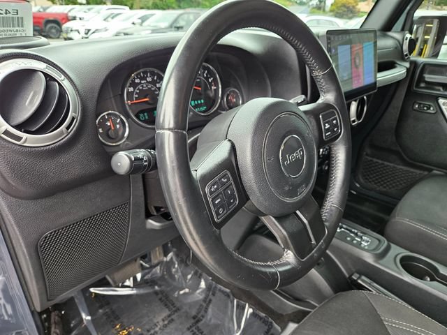 Used 2016 Jeep Wrangler Unlimited Sahara w/ Connectivity Group AWD/4WD image 26