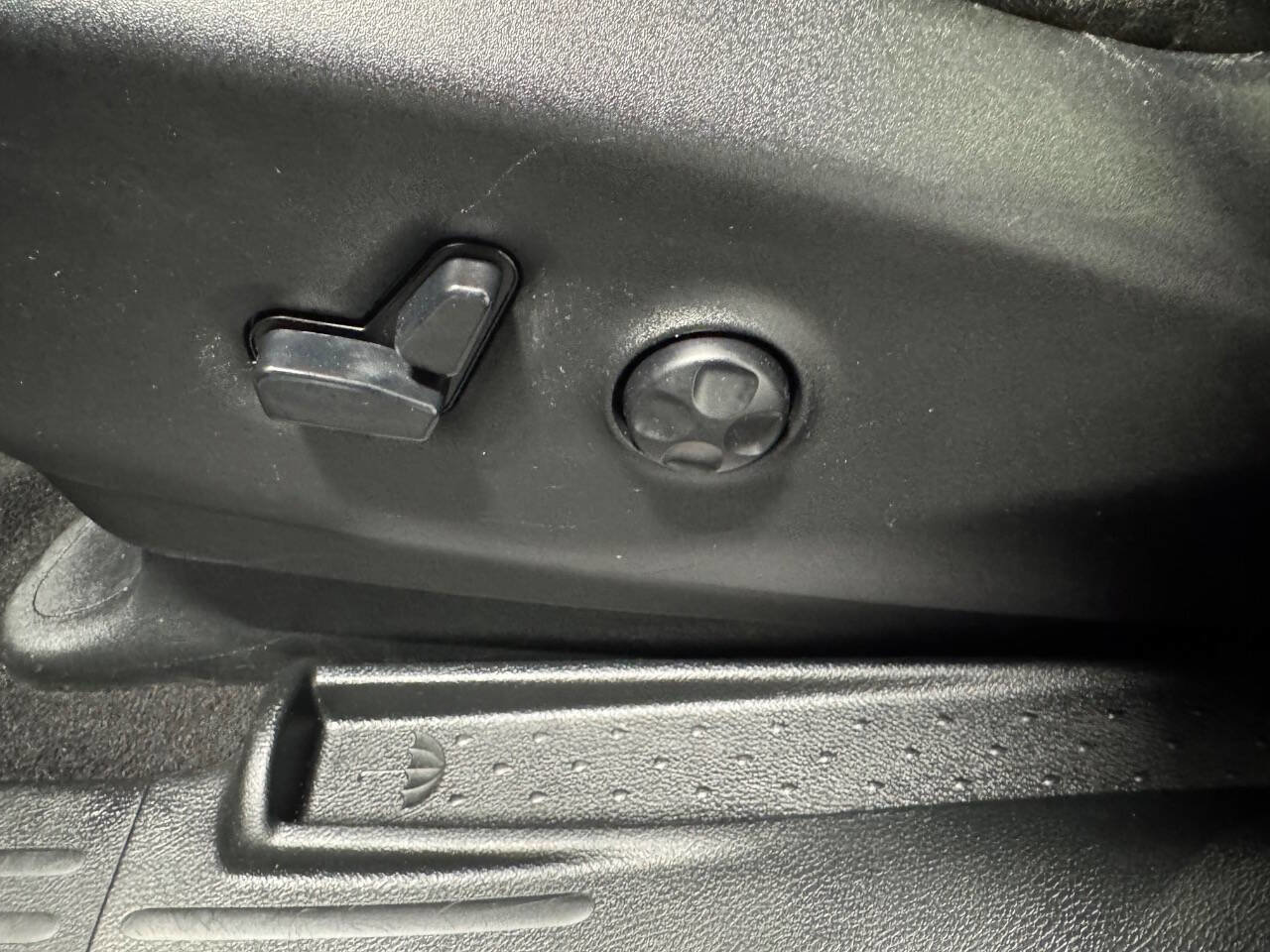 Used 2018 Chrysler Pacifica Touring-L w/ Premium Audio Group image 9