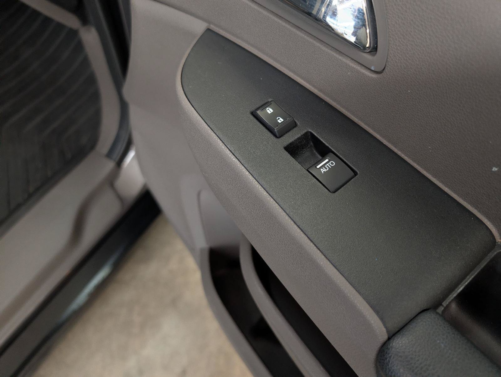 Used 2015 Honda Odyssey EX-L image 31