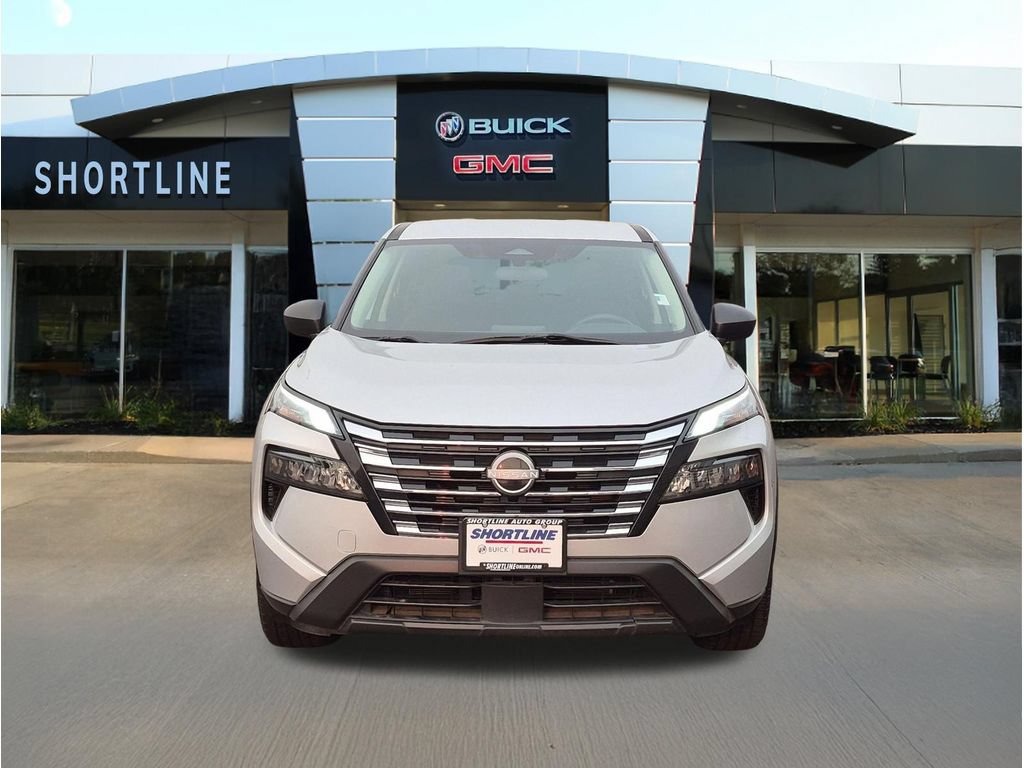 Used 2024 Nissan Rogue S AWD/4WD image 6