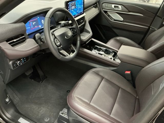 Used 2025 Ford Explorer Platinum RWD image 15