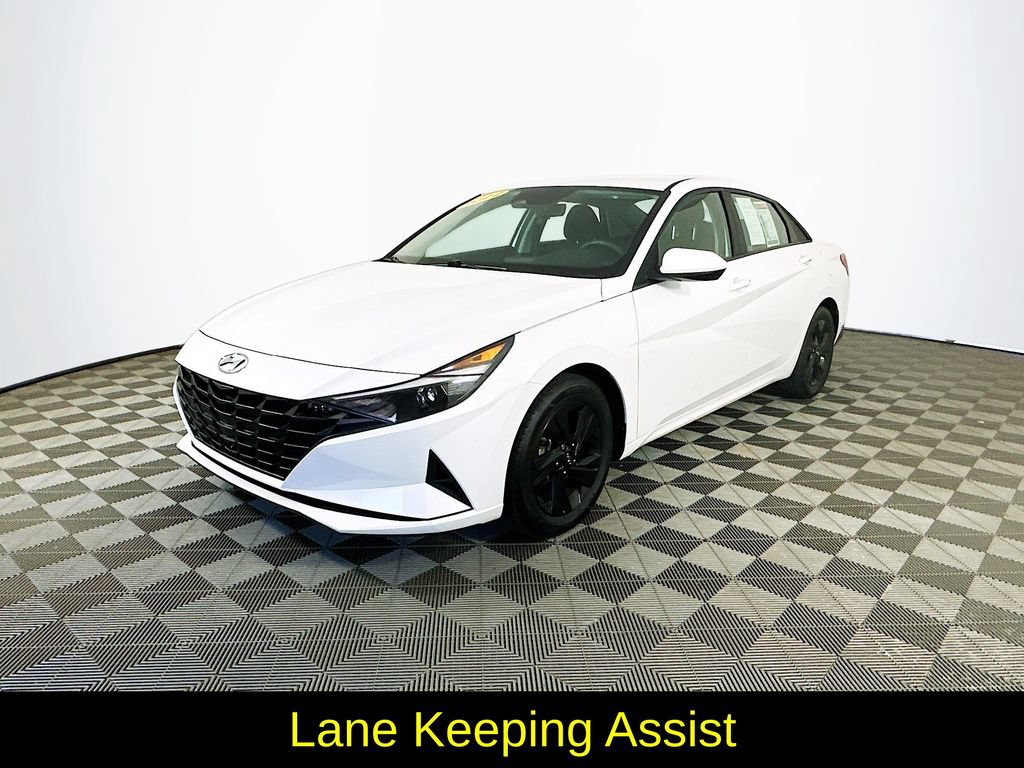 Used 2022 Hyundai Elantra SEL w/ Cargo Package FWD image 5