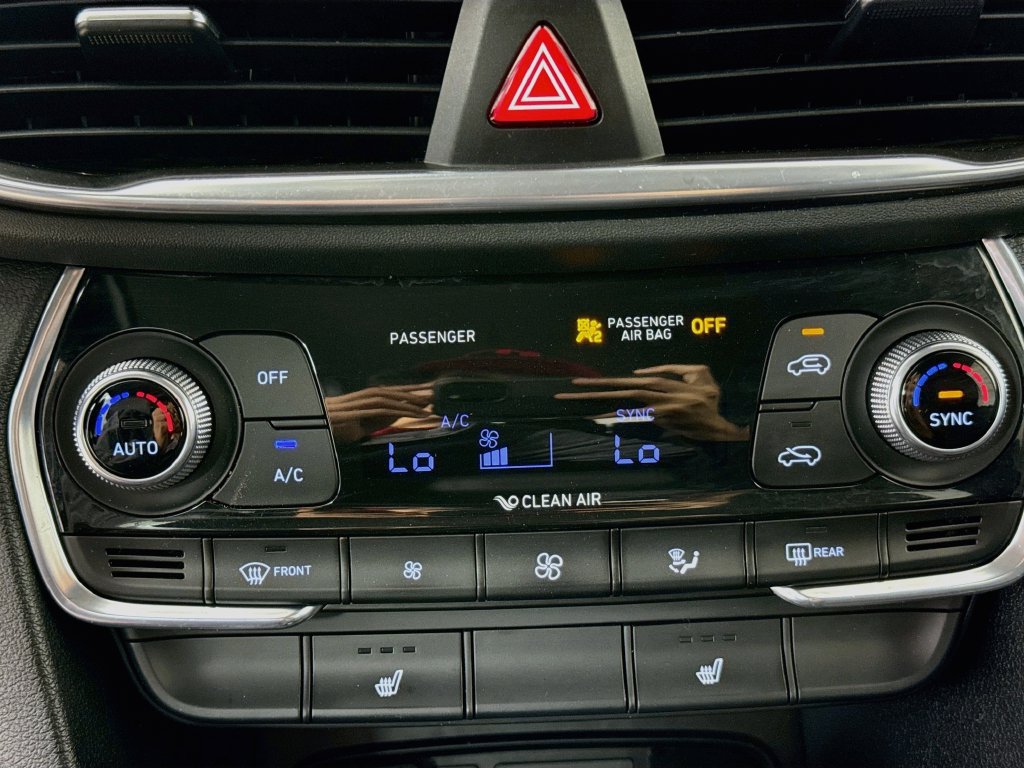 Used 2020 Hyundai Santa Fe SEL w/ Convenience Package FWD image 16