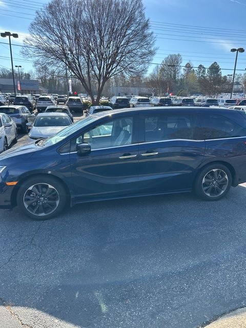 Used 2024 Honda Odyssey Elite image 3