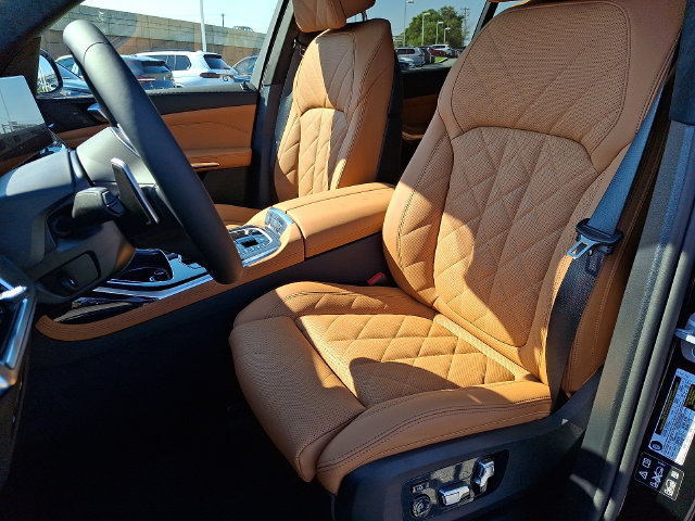 New 2027 BMW X7 xDrive40i w/ M Sport Package AWD/4WD image 11