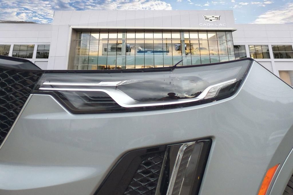 New 2025 Cadillac XT6 Sport AWD/4WD image 16