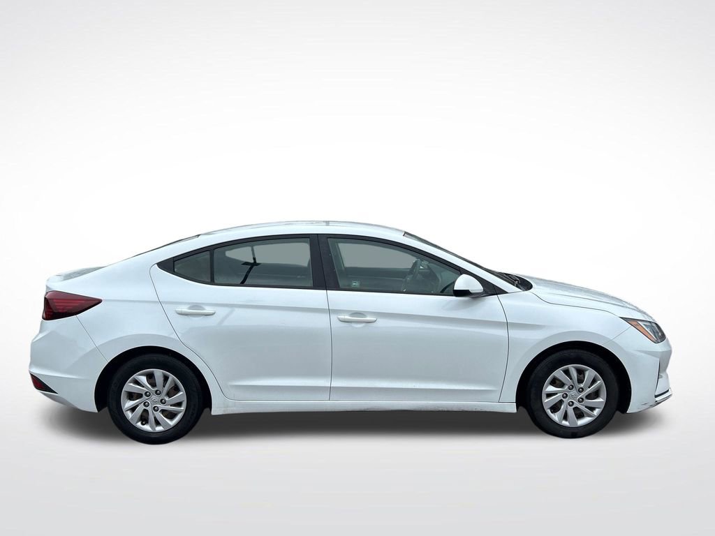 Used 2019 Hyundai Elantra SE w/ Cargo Package FWD image 6