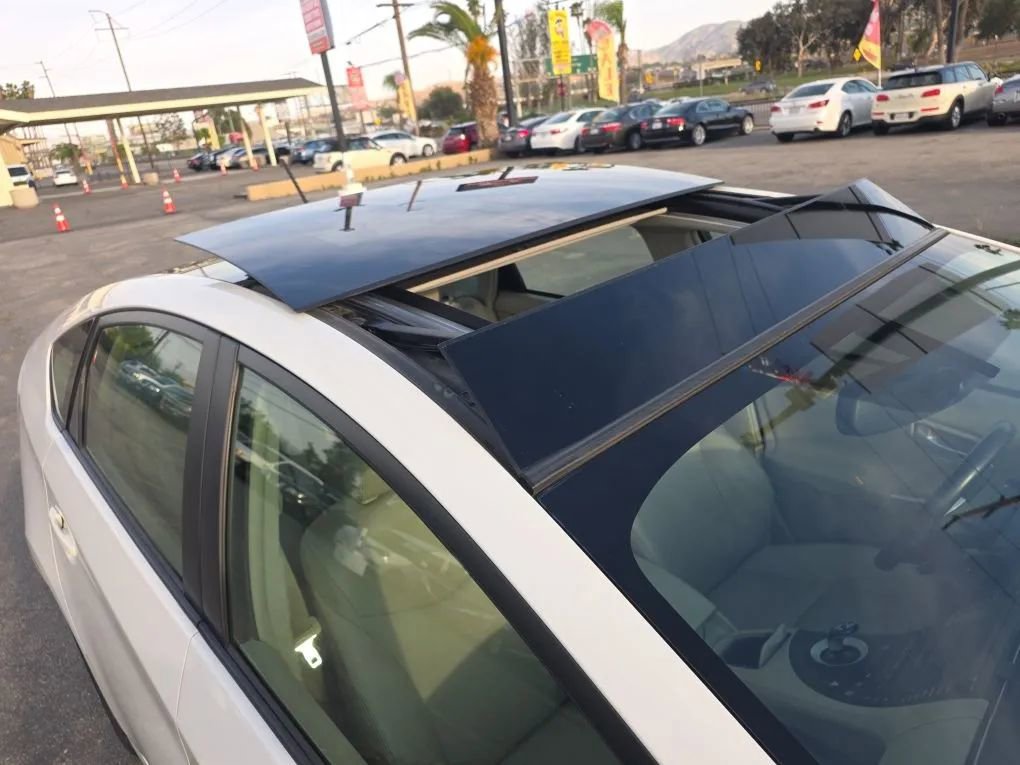 Used 2010 Toyota Prius One FWD image 9