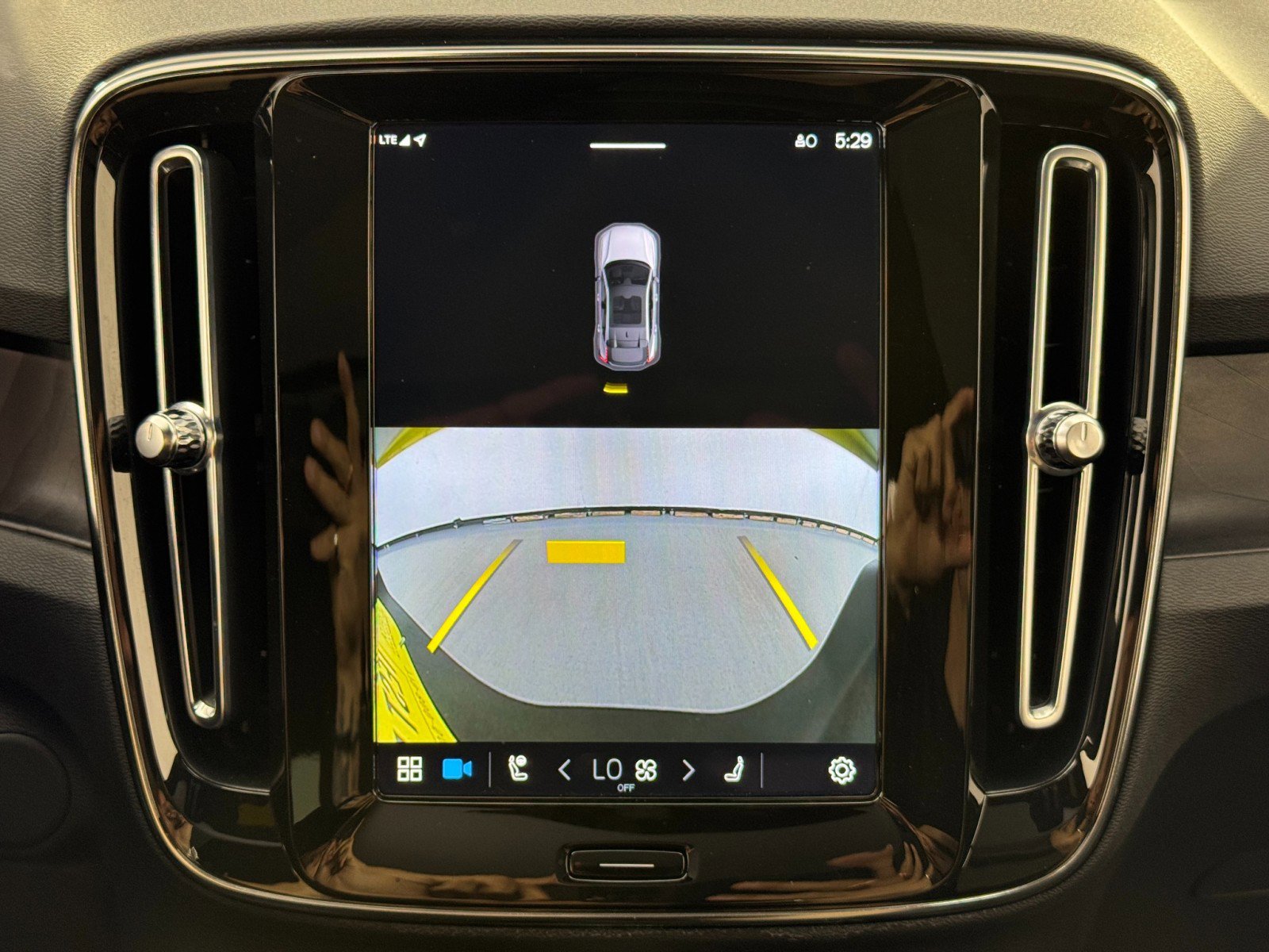 Used 2023 Volvo C40 P8 Recharge Ultimate w/ Protection Package Premier image 26