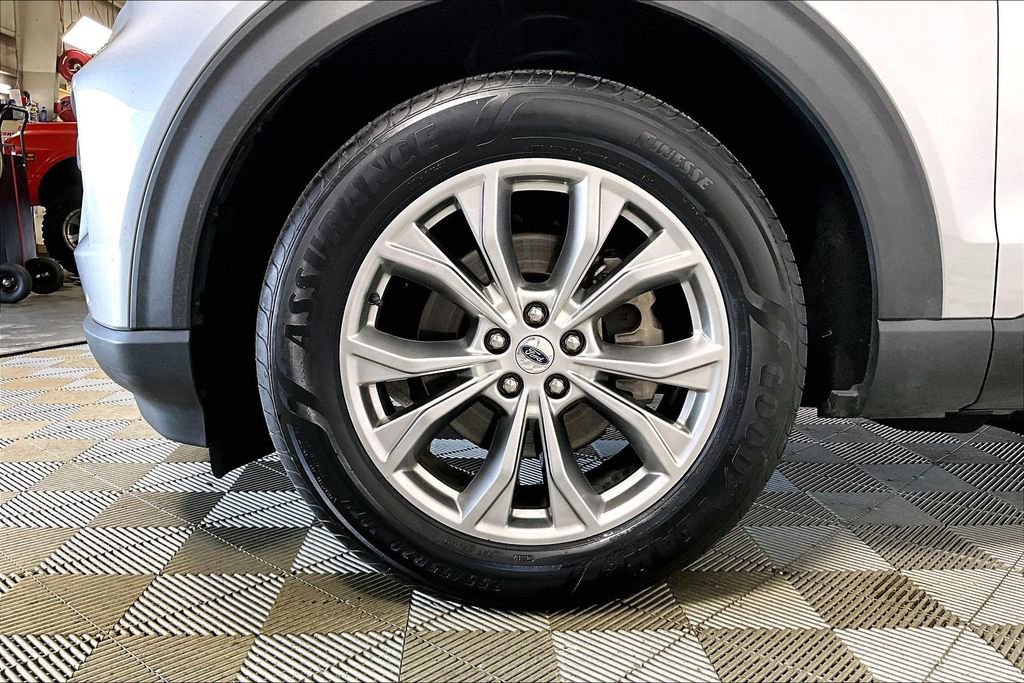 Used 2021 Ford Explorer Limited w/ Equipment Group 301A image 8