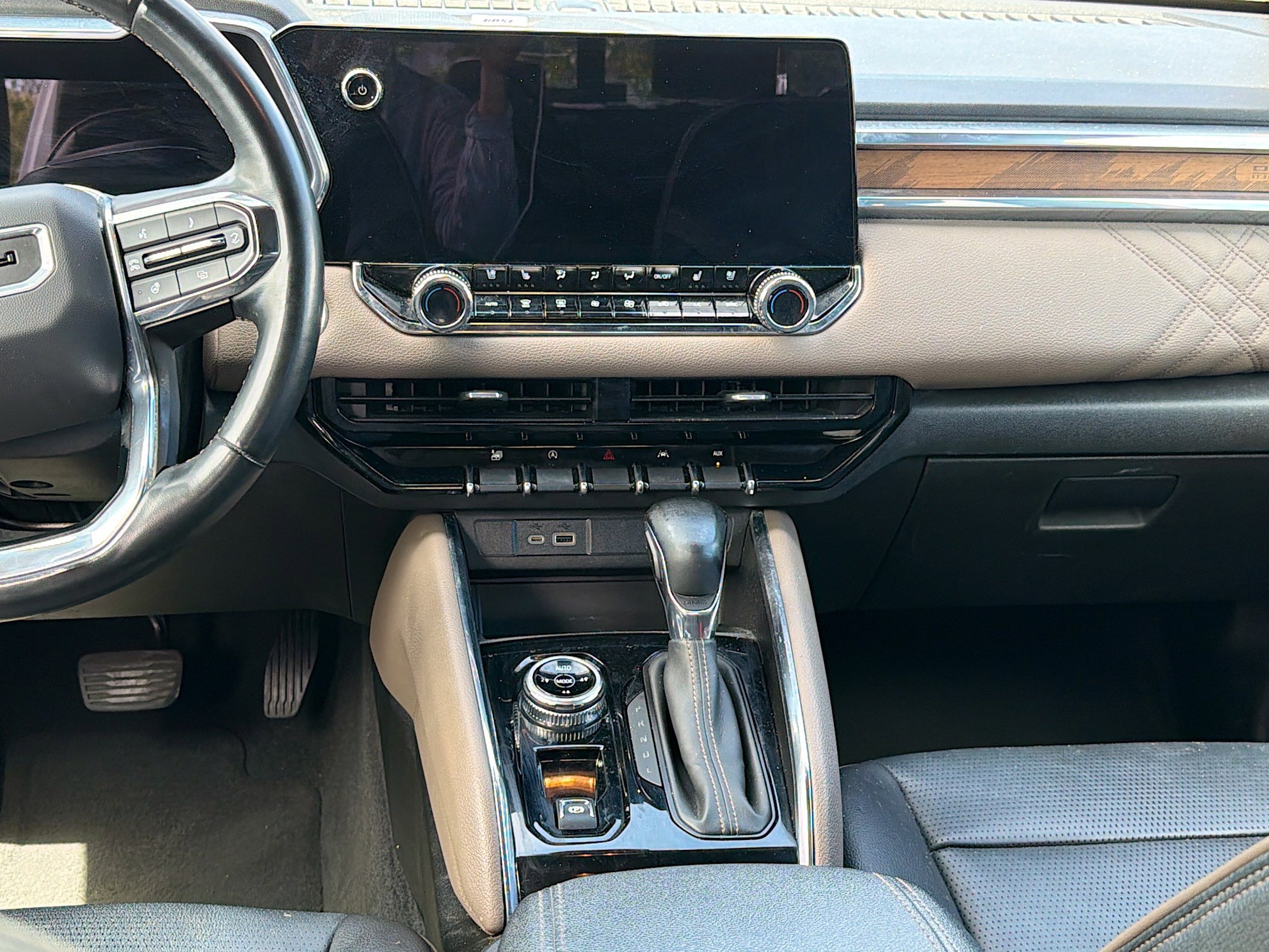 Used 2023 GMC Canyon Denali image 18